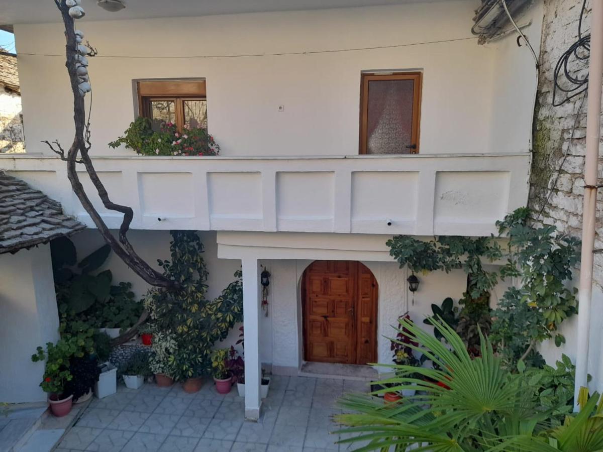 Sokolli Guest House จีโรคาสเตอร์ ภายนอก รูปภาพ