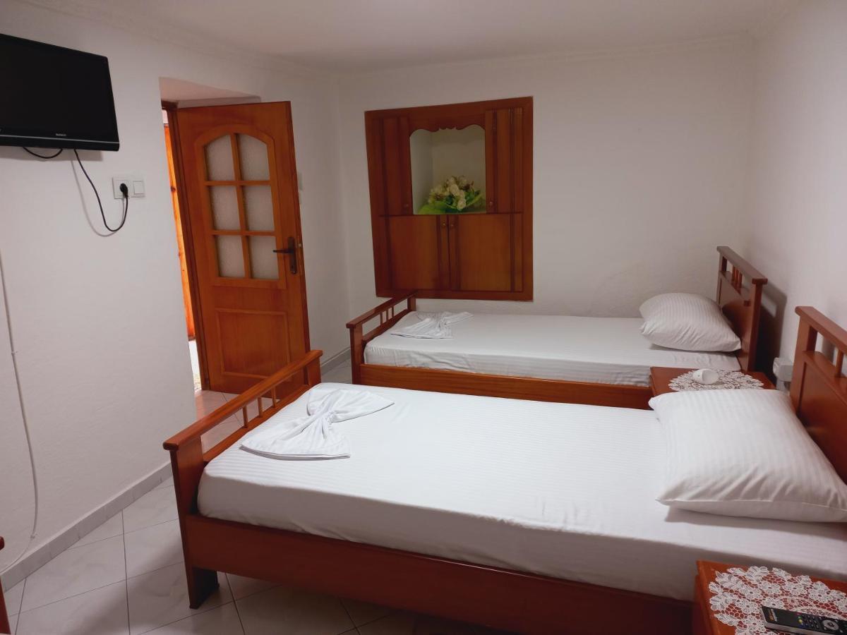 Sokolli Guest House จีโรคาสเตอร์ ภายนอก รูปภาพ