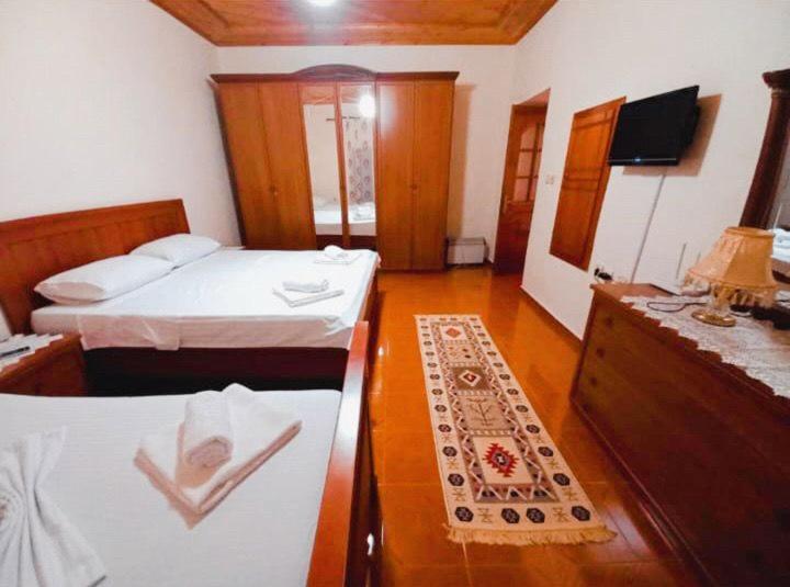 Sokolli Guest House จีโรคาสเตอร์ ภายนอก รูปภาพ