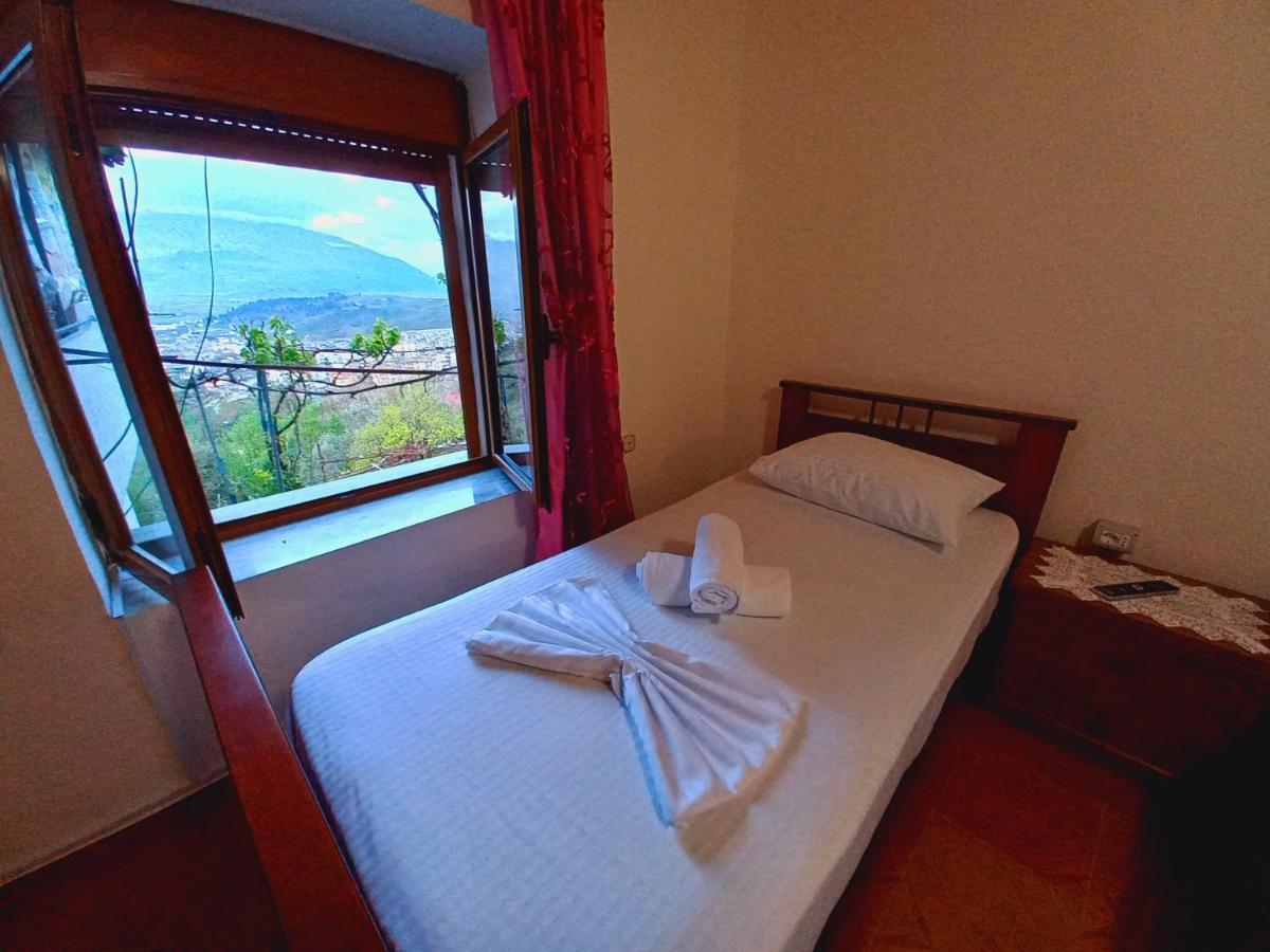 Sokolli Guest House จีโรคาสเตอร์ ภายนอก รูปภาพ