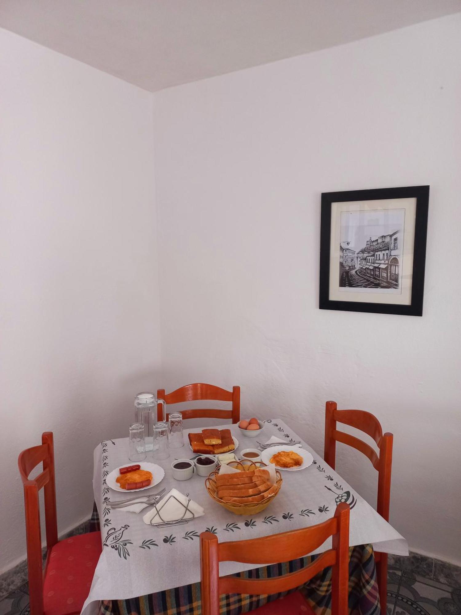 Sokolli Guest House จีโรคาสเตอร์ ภายนอก รูปภาพ